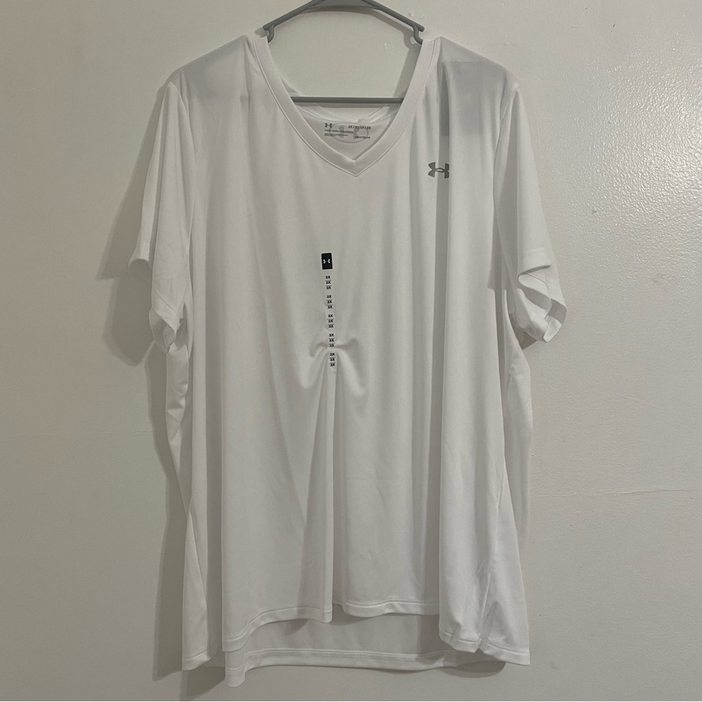 NWT Under Armour Women’s V-Neck Top | Size: 3X